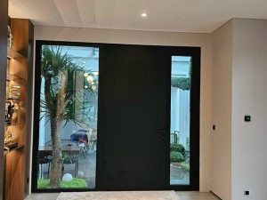 Cửa Nhôm Romadio: Xu Hướng Tủ Áo Cánh Kính Đẳng Cấp 2025