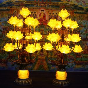 Đèn Bàn Thờ: Hướng Dẫn Lựa Chọn & Bố Trí Đúng Chuẩn Phong Thủy