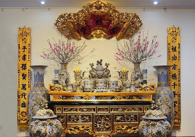 Tránh đặt bàn thờ dưới xà ngang là nguyên tắc tối quan trọng trong phong thủy bàn thờ.