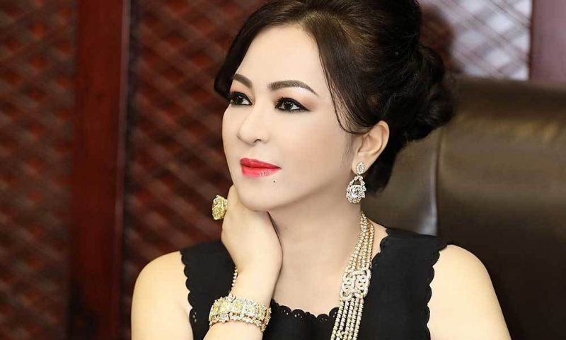 Các buổi livestream của bà Nguyễn Phương Hằng đã trở thành một hiện tượng truyền thông.