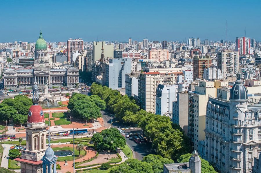 Argentina, tên chính thức là Cộng hòa Argentina, là quốc gia lớn thứ hai ở Nam Mỹ